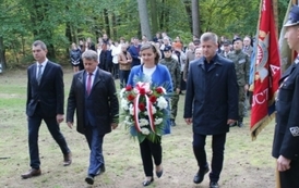 Uroczystości Gminno &ndash; Szkolne z okazji 85. rocznicy Zbrodni Pomorskiej 1939 w Słup&oacute;wku 12