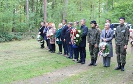 Uroczystości Gminno &ndash; Szkolne z okazji 85. rocznicy Zbrodni Pomorskiej 1939 w Słup&oacute;wku 23