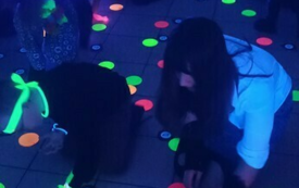 Galeria aktualności Neonowe zakończenie karnawału w sołectwie Drążno 3