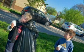 Galeria aktualności Osiedlowe spotkanie z okazji Dnia Ziemi &ndash; wsp&oacute;lna inicjatywa mieszkańc&oacute;w 6