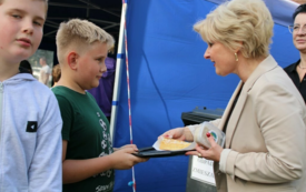 Galeria aktualności Drzewianowska biesiada przy ognisku &ndash; integracja i radosna zabawa mieszkańc&oacute;w 9