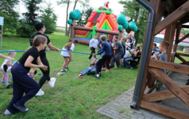 Galeria aktualności Drzewianowska biesiada przy ognisku &ndash; integracja i radosna zabawa mieszkańc&oacute;w 50