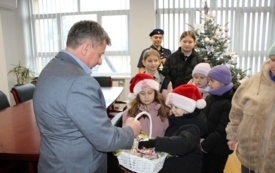 Galeria aktualności Światełko Betlejemskie w Urzędzie Miasta i Gminy Mrocza 2