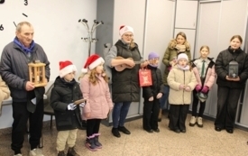 Galeria aktualności Światełko Betlejemskie w Urzędzie Miasta i Gminy Mrocza 11