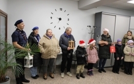 Galeria aktualności Światełko Betlejemskie w Urzędzie Miasta i Gminy Mrocza 12