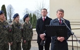 Galeria aktualności Gminne Obchody 86. Rocznicy Zbrodni Katyńskiej oraz 16 Rocznicy Katastrofy Smoleńskiej 4