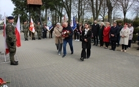 Galeria aktualności Gminne Obchody 86. Rocznicy Zbrodni Katyńskiej oraz 16 Rocznicy Katastrofy Smoleńskiej 9