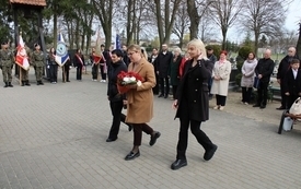 Galeria aktualności Gminne Obchody 86. Rocznicy Zbrodni Katyńskiej oraz 16 Rocznicy Katastrofy Smoleńskiej 10