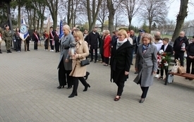 Galeria aktualności Gminne Obchody 86. Rocznicy Zbrodni Katyńskiej oraz 16 Rocznicy Katastrofy Smoleńskiej 12