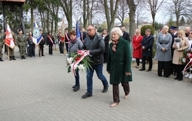 Galeria aktualności Gminne Obchody 86. Rocznicy Zbrodni Katyńskiej oraz 16 Rocznicy Katastrofy Smoleńskiej 13