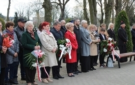 Galeria aktualności Gminne Obchody 86. Rocznicy Zbrodni Katyńskiej oraz 16 Rocznicy Katastrofy Smoleńskiej 31