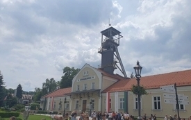 4)