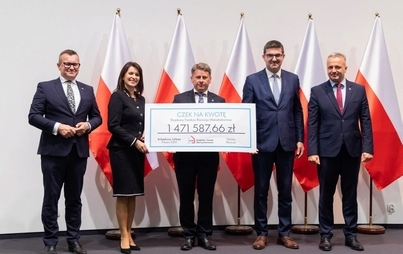 Zdjęcie do Uroczyste wręczenie czek&oacute;w Rządowego Funduszu Rozwoju Mieszkalnictwa