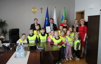 Zdjęcie do Wizyta dzieci z Przedszkola Miejskiego  w Urzędzie Miasta i Gminy w Mroczy