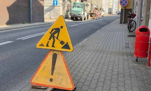 Utrudnienia na ul. Kościuszki. Trwają prace związane z bieżącym utrzymaniem dróg